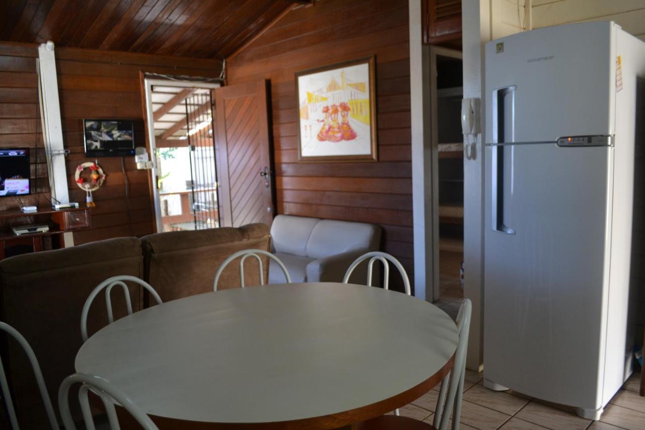 0006.06 -Maranduba - Chale -2 Dorm - 8 Pess - 3 Quadras Do Mar - Piscina Coletiva - Wifi Churrasqueira,Ar Condicionado อูบาตูบา ภายนอก รูปภาพ