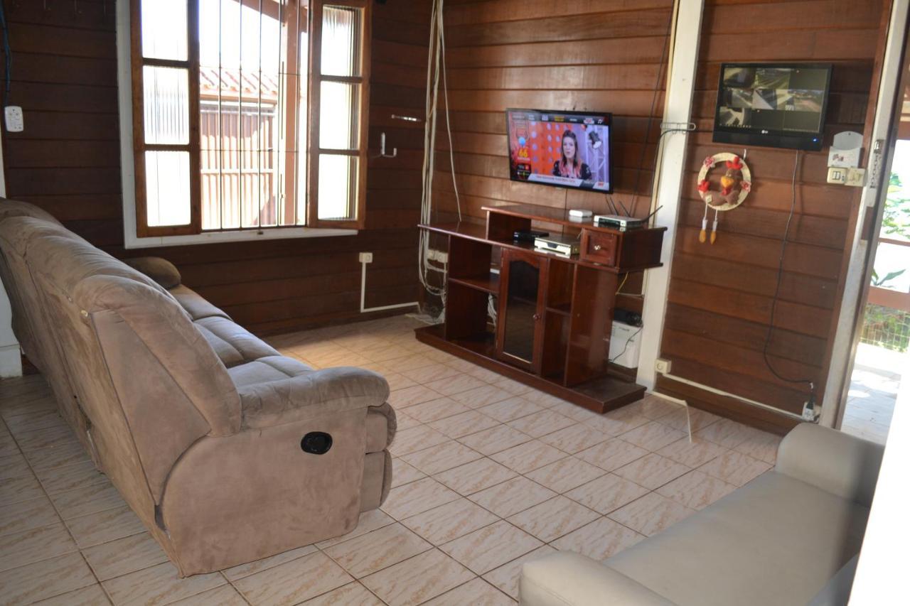0006.06 -Maranduba - Chale -2 Dorm - 8 Pess - 3 Quadras Do Mar - Piscina Coletiva - Wifi Churrasqueira,Ar Condicionado อูบาตูบา ภายนอก รูปภาพ