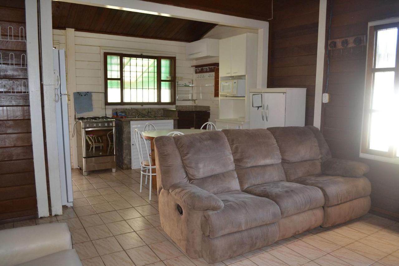0006.06 -Maranduba - Chale -2 Dorm - 8 Pess - 3 Quadras Do Mar - Piscina Coletiva - Wifi Churrasqueira,Ar Condicionado อูบาตูบา ภายนอก รูปภาพ
