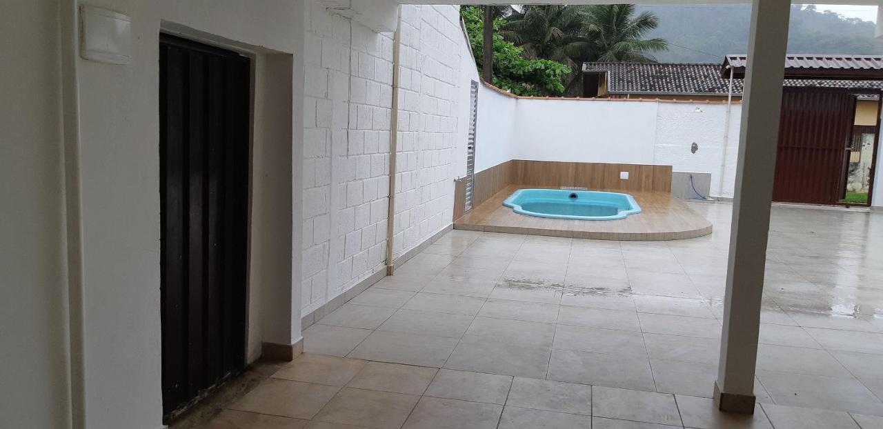 0006.06 -Maranduba - Chale -2 Dorm - 8 Pess - 3 Quadras Do Mar - Piscina Coletiva - Wifi Churrasqueira,Ar Condicionado อูบาตูบา ภายนอก รูปภาพ