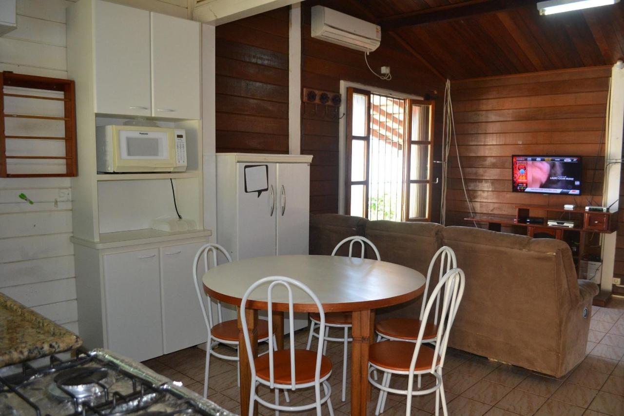 0006.06 -Maranduba - Chale -2 Dorm - 8 Pess - 3 Quadras Do Mar - Piscina Coletiva - Wifi Churrasqueira,Ar Condicionado อูบาตูบา ภายนอก รูปภาพ